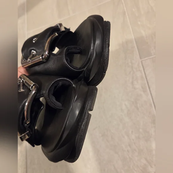 GUC 4CCCCEES Mellow Glow Sandals, Black - Picture 9 of 14